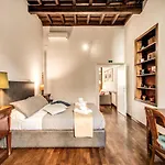 Borgo Pio Passetto Papale *