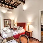 Daire Borgo Pio Passetto Papale Roma