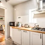 Borgo Pio Passetto Papale Daire Roma